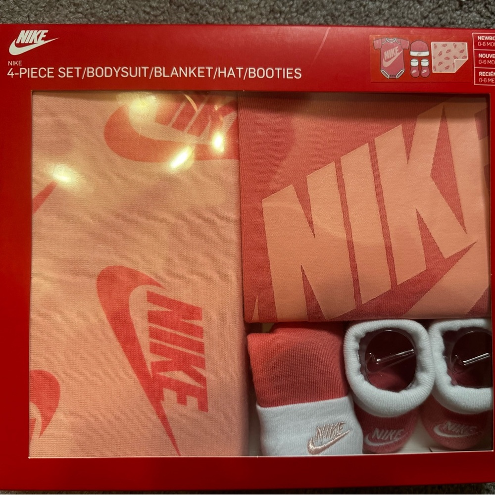 Nike newborn baby girl 4 piece set